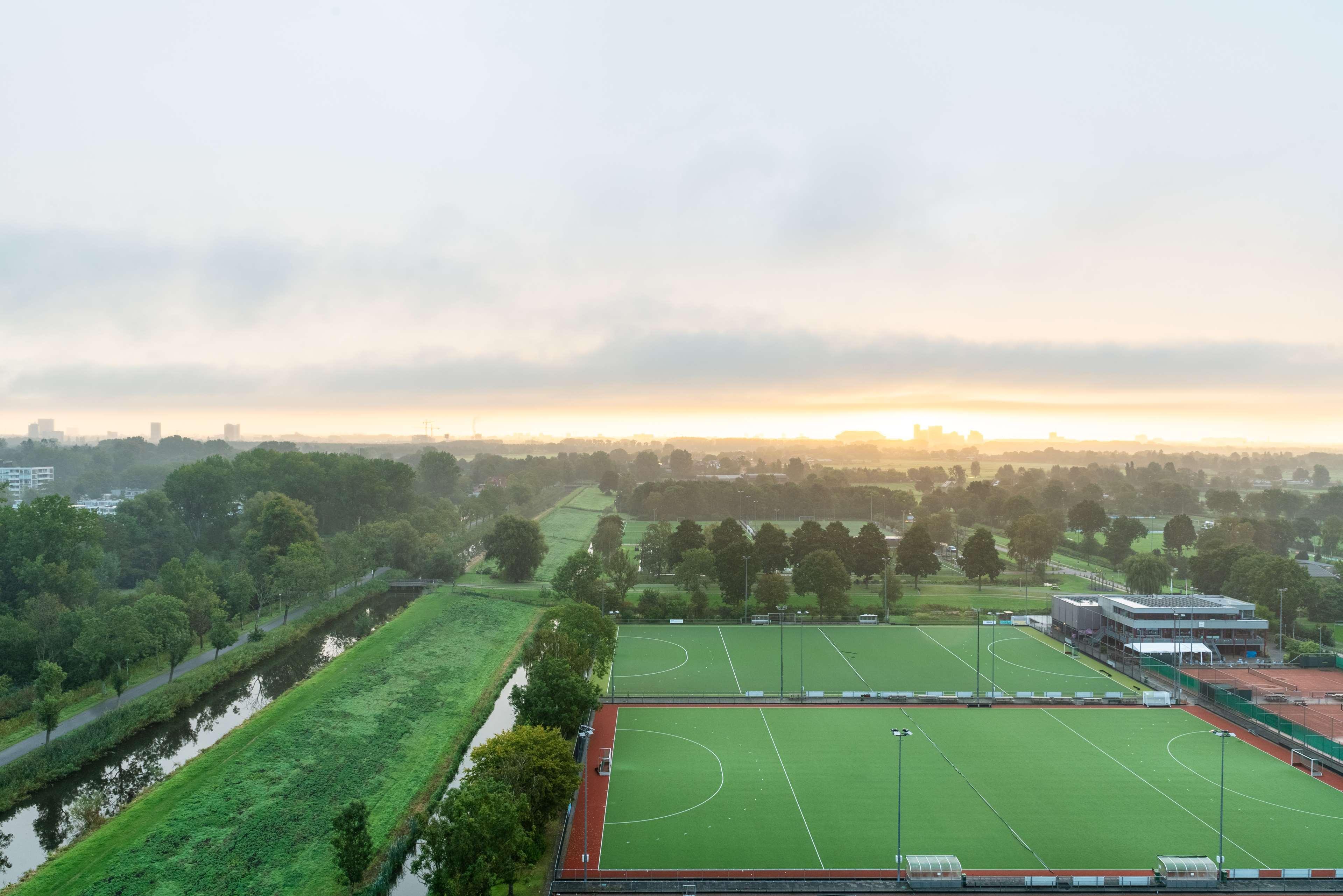 Radisson Hotel And Suites Amsterdam South Екстериор снимка
