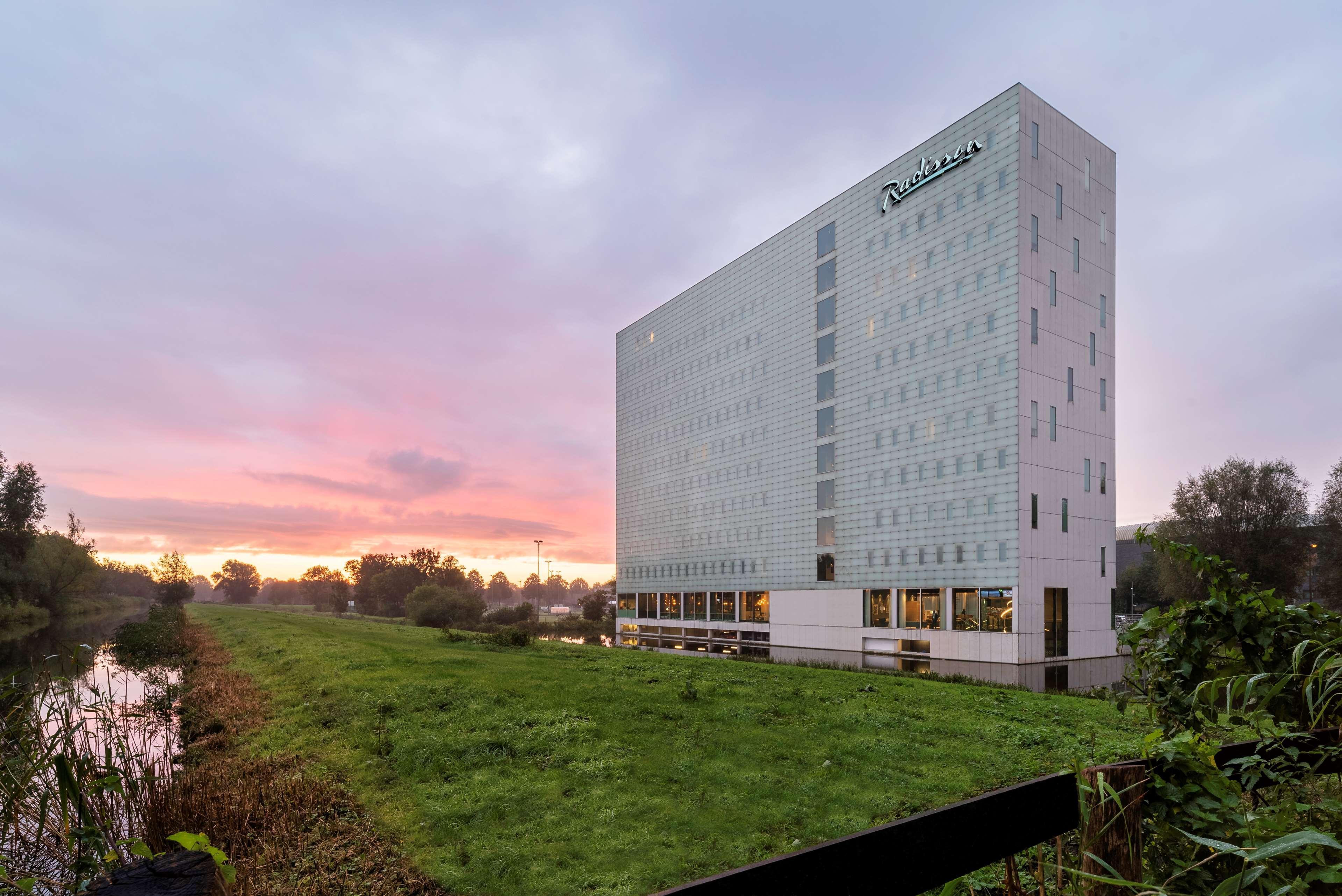 Radisson Hotel And Suites Amsterdam South Екстериор снимка